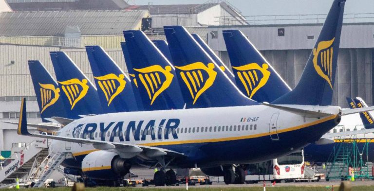 Las agencias de viajes contra Ryanair por atentar contra su honor