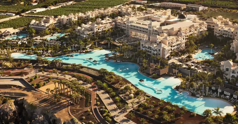 La planta alojativa de Tenerife cierra julio con el 70% de reaperturas hoteleras y prevé terminar agosto en el 72%