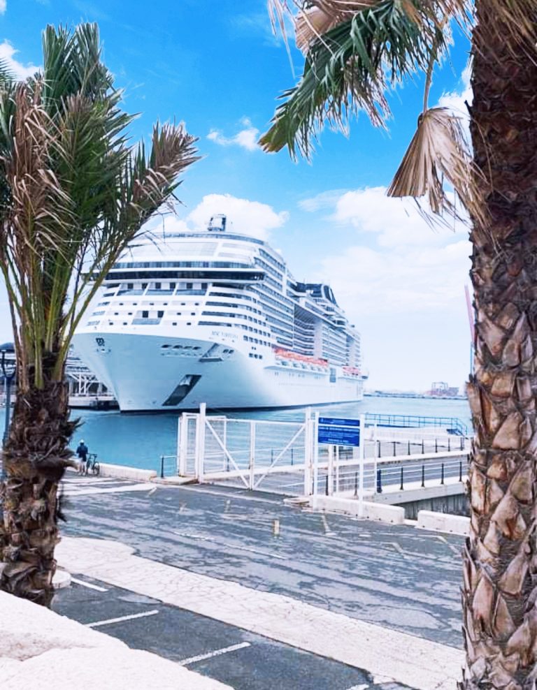 MSC CRUCEROS REALIZA SU PRIMERA ESCALA EN EL PUERTO DE CÁDIZ