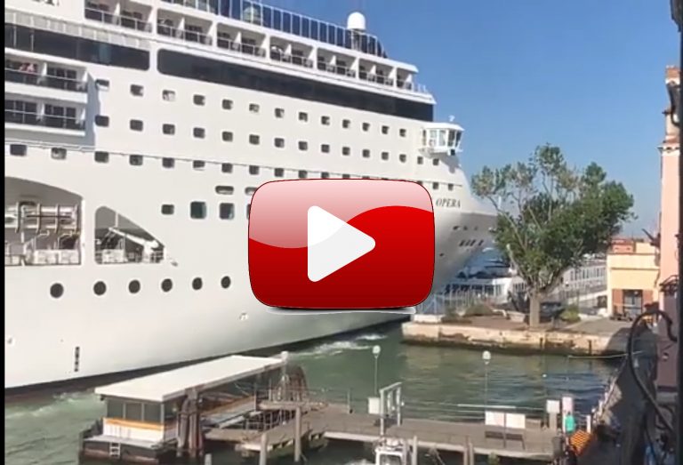 Video – Impresionantes imagenes del MSC Opera estrellandose contra el Puerto de Venecia